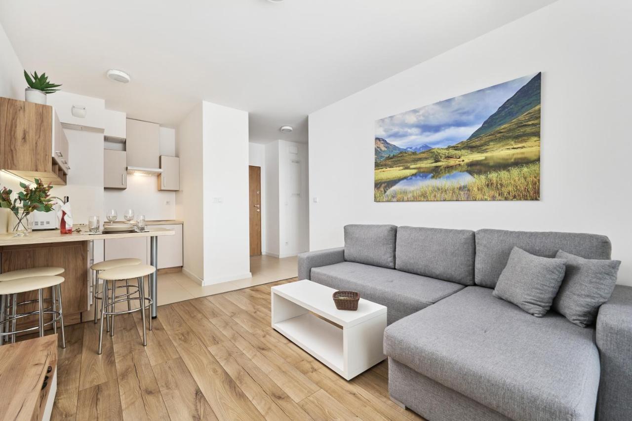 Apartment Krakowska 39 With Ac & Parking & Loggia By Renters *