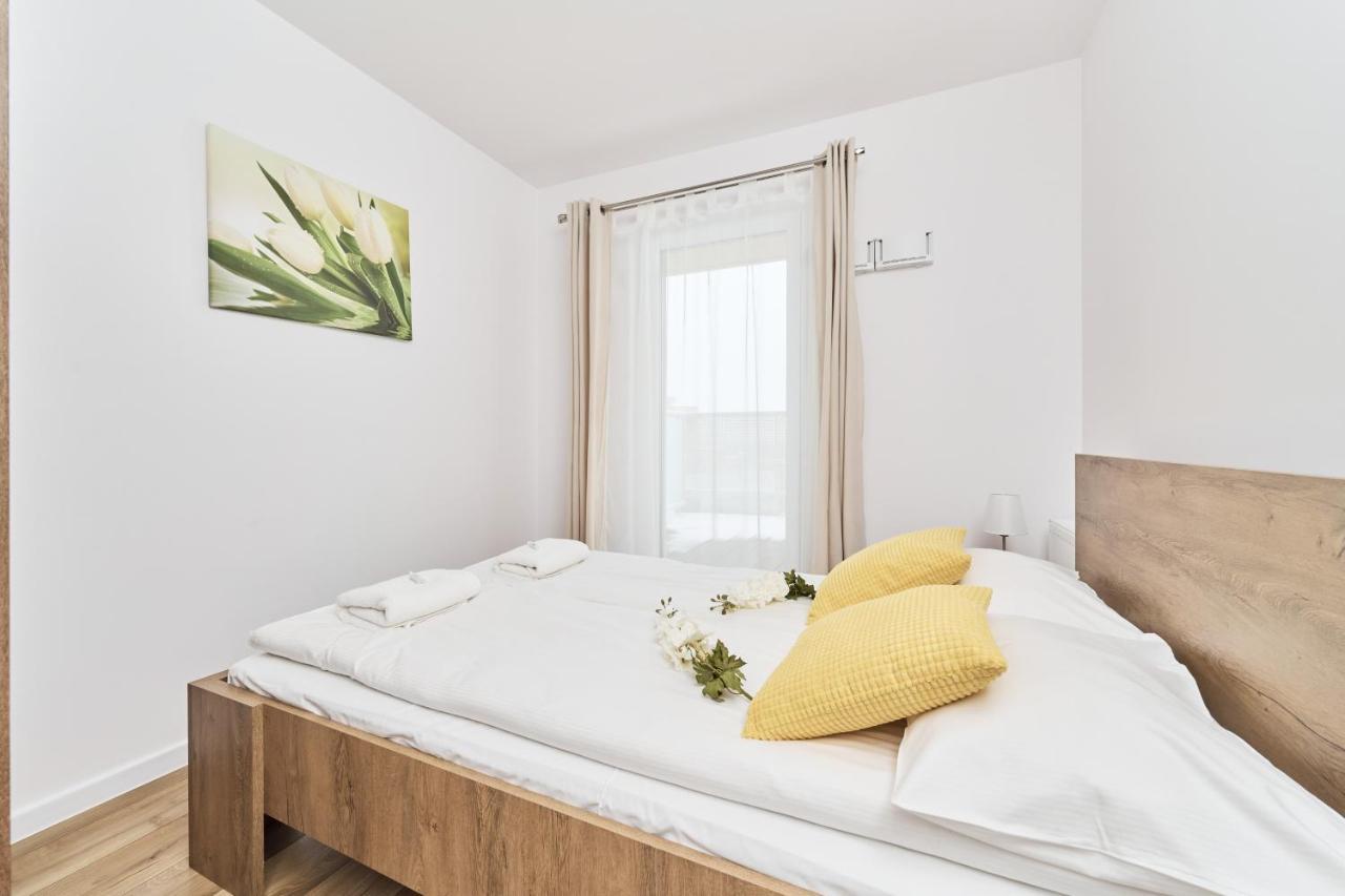 Apartment Krakowska 39 With Ac & Parking & Loggia By Renters Wroclaw