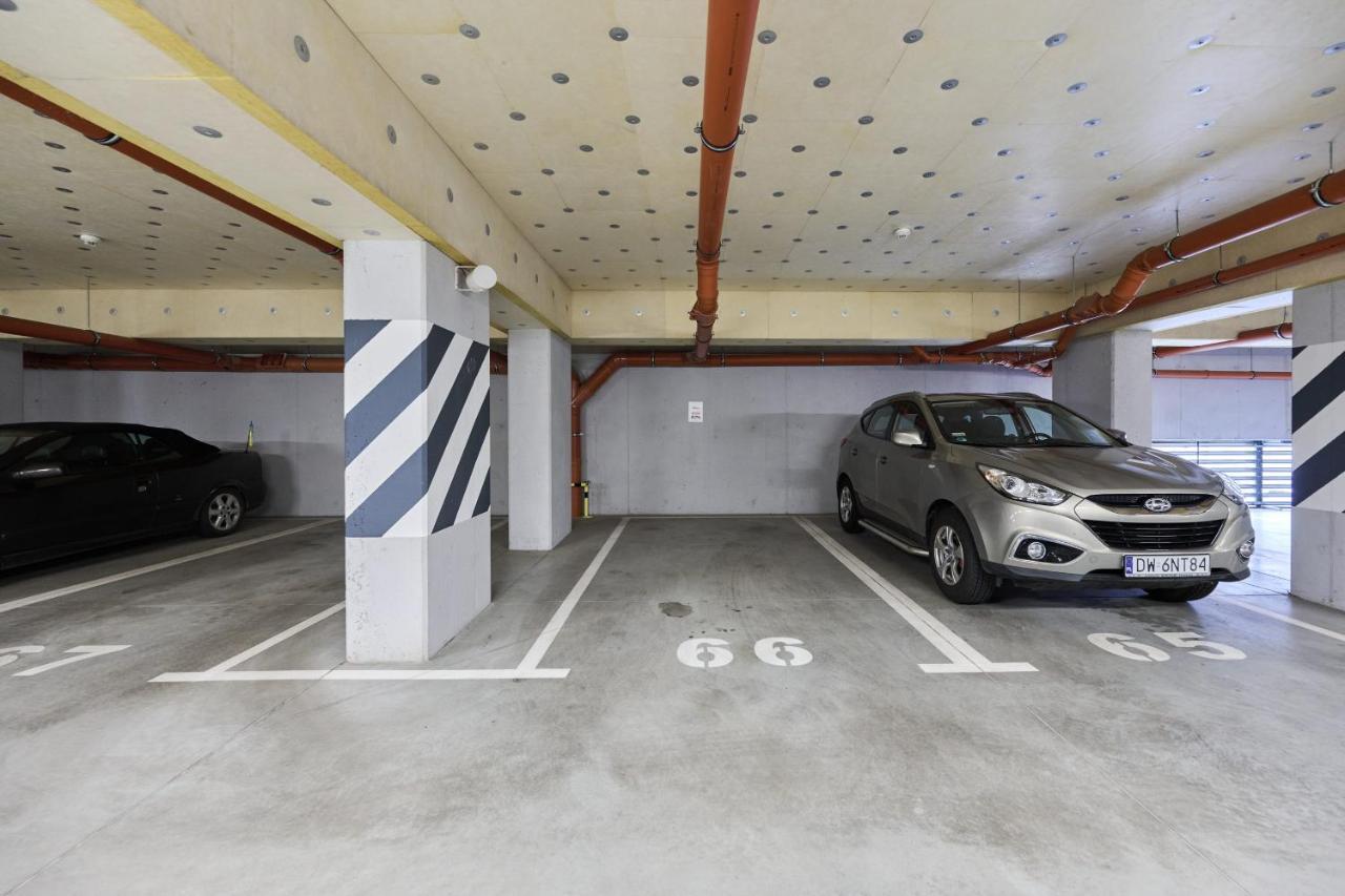 Krakowska 39 With Ac & Parking & Loggia By Renters *